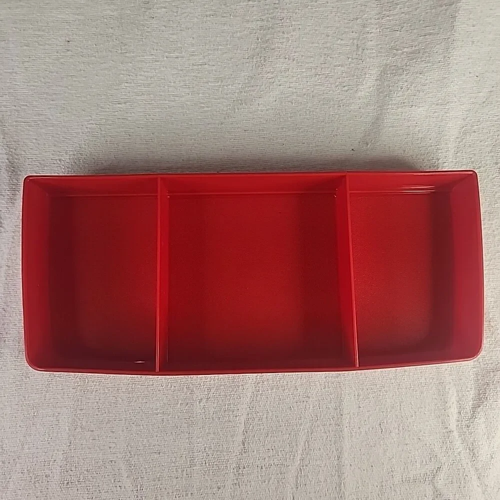 Tupperware container #767